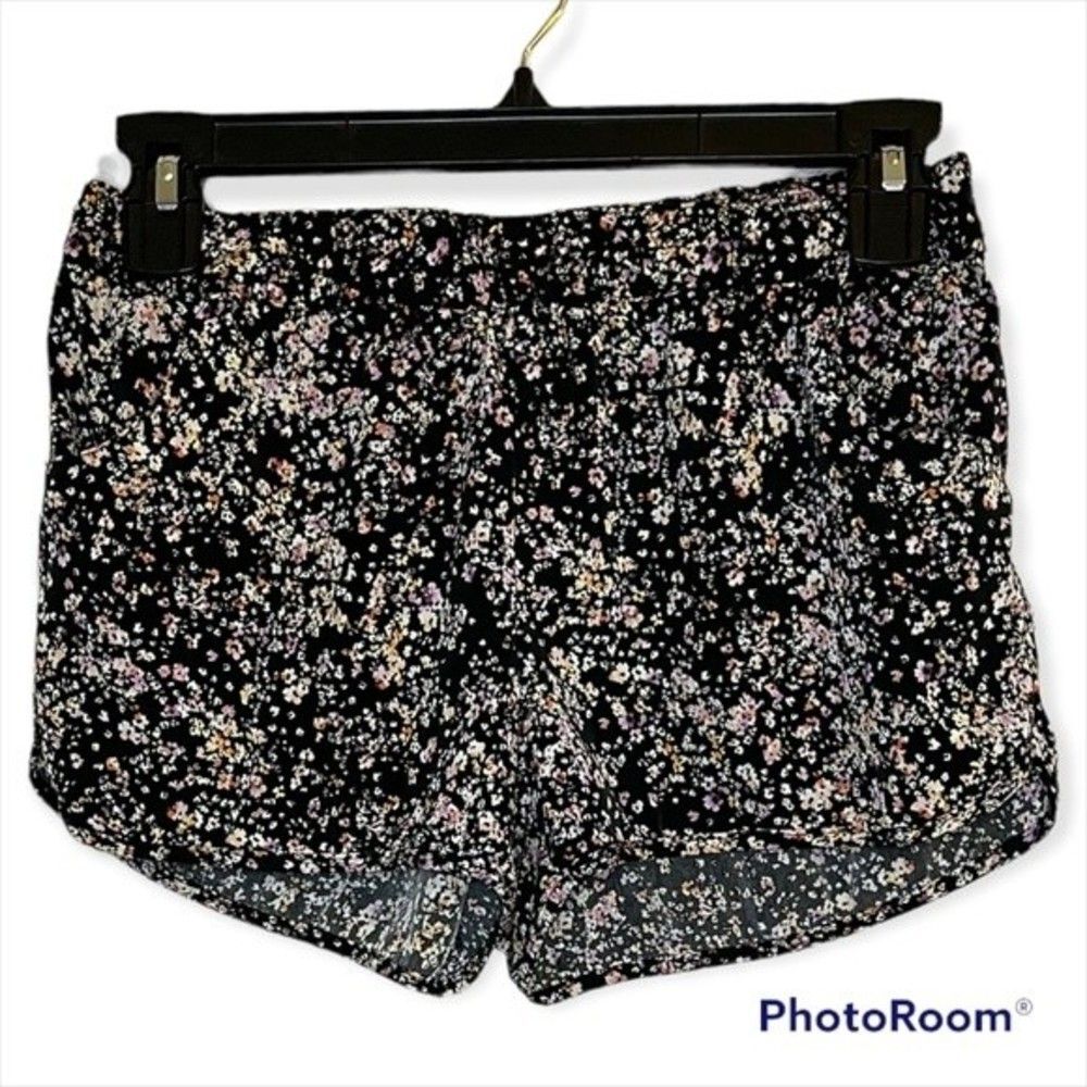Decree Women’s Black Floral Print Shorts Size Small